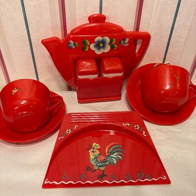Sale Photo Thumbnail #910: Very groovy!! 2 cups saucer wall pockets