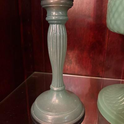 Sale Photo Thumbnail #399: Aladdin Model B lamp. Stunning!