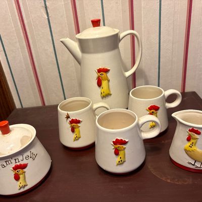Sale Photo Thumbnail #627: Coffee pot does not have electrical cord