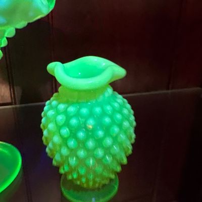 Sale Photo Thumbnail #323: Handle the vase and small buddies