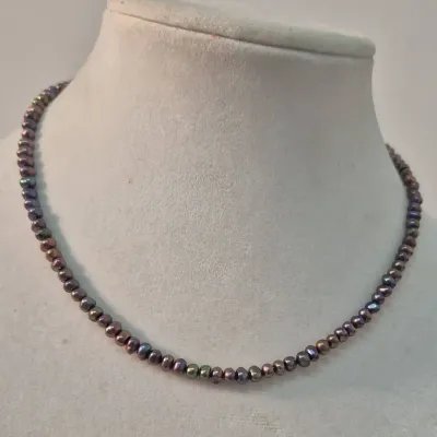 14K Clasp Lustrous Peacock or Dark Grey Freshwater Cultured Pearls Necklace