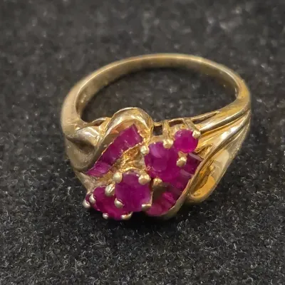 10k Ruby Ring - Size 8 - Verified by Jeweler - 4g with Stones