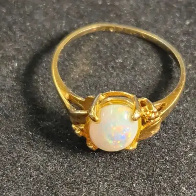 147K Opal Ring - Size 7 -2g with Stone