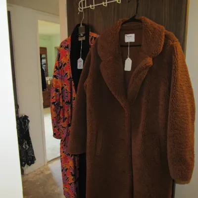 Sale Photo Thumbnail #99