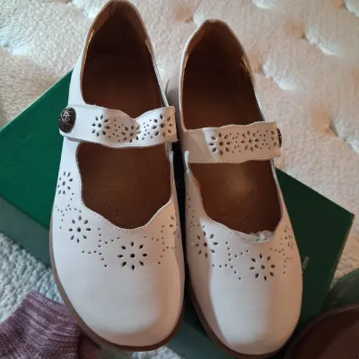 LIKE NEW DAVID TATE SHOES SIZE 8W PLUS NEW SOCKS