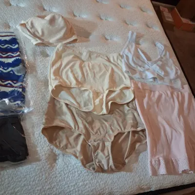 LADIES BRAS 44C AND UNDER GARMENTS 3X
