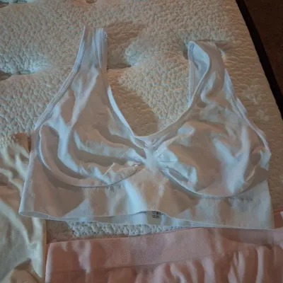 LADIES BRAS 44C AND UNDER GARMENTS 3X
