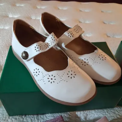 LIKE NEW DAVID TATE SHOES SIZE 8W PLUS NEW SOCKS