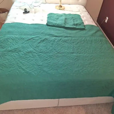 NEW MARCIELO QUEEN SIZE COMFORTER W/SHEETS
