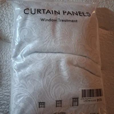 QUEEN SIZE MARCIELO COMFORTER, "MY PILLOW" AND 2ND PILLOW PLUS CURTAINS
