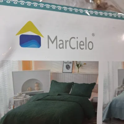 NEW MARCIELO QUEEN SIZE COMFORTER W/SHEETS
