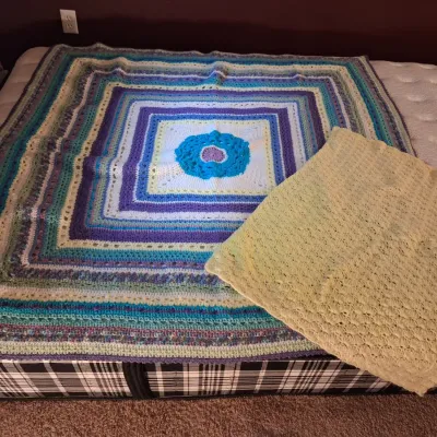 HANDMADE KNIT THROW BLANKET