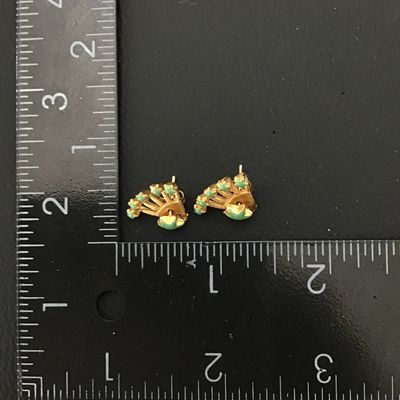 Gold tone fashion earrings