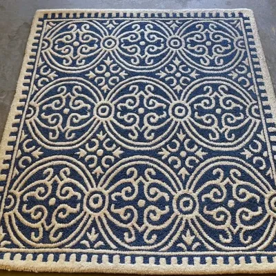 Safavieh cambridge design wool 4 by 4 rug