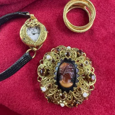 Vintage western germany scarf clip cameo brooch maximal art watch