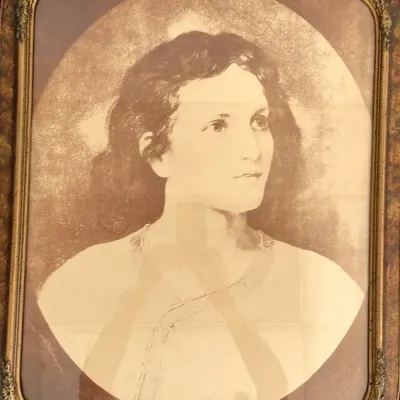 Lithograph of a young jesus in lovely gold toned frame