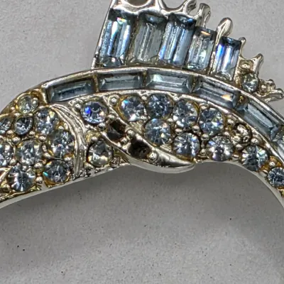 LOT 58: Collection of 5 Vintage Silvertone Brooches Mazer & More