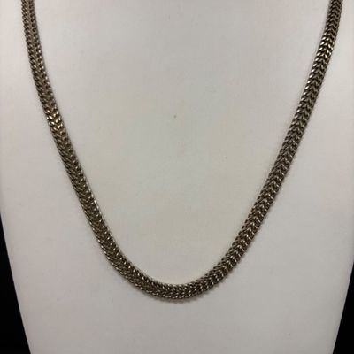 LOT 95: Vintage 925 Italy Sterling Silver Chain 23.7g