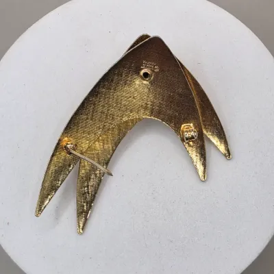 LOT 60: Vintage Gold & Silver Tone Brooches & Pins Sarah Coventry Liz Claiborne & More