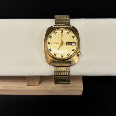 LOT 103: Bulova Accutron 14k Gold Case Watch F49271
