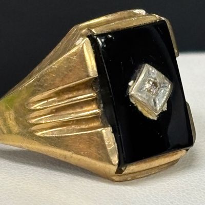 LOT 87: Diamond Chip and Black Onyx 10k Yellow Gold Ring 4.7gtw Sz 10.5