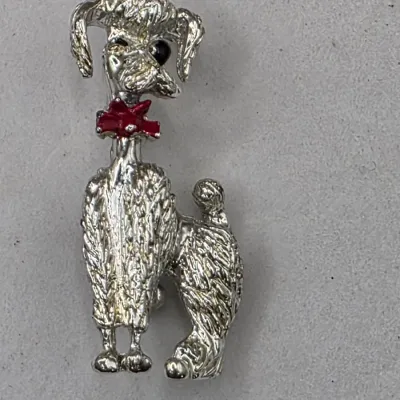 LOT 58: Collection of 5 Vintage Silvertone Brooches Mazer & More