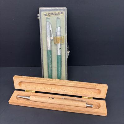 LOT 31: Collection of Vintage Pens