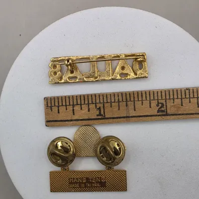 LOT 60: Vintage Gold & Silver Tone Brooches & Pins Sarah Coventry Liz Claiborne & More