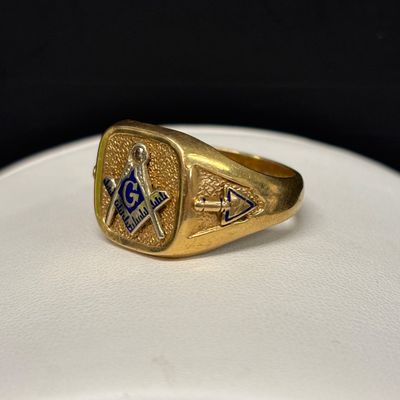 LOT 88: Vintage Diamond Chip and 14k Gold Masonic Ring 14.3g Sz 12