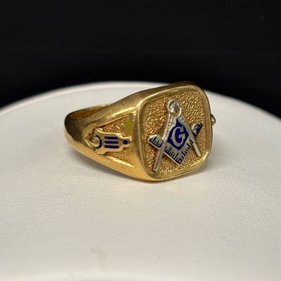 LOT 88: Vintage Diamond Chip and 14k Gold Masonic Ring 14.3g Sz 12