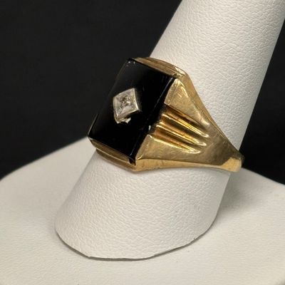 LOT 87: Diamond Chip and Black Onyx 10k Yellow Gold Ring 4.7gtw Sz 10.5