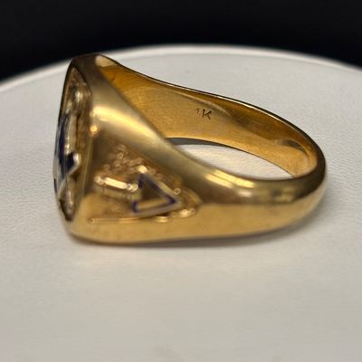 LOT 88: Vintage Diamond Chip and 14k Gold Masonic Ring 14.3g Sz 12