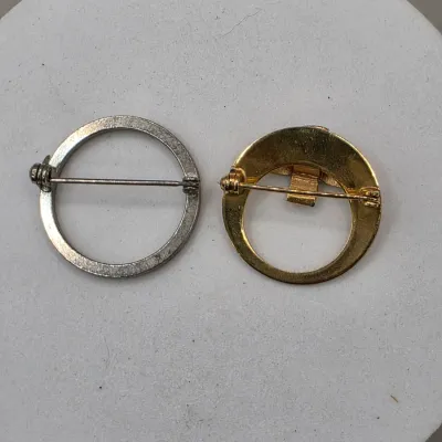 LOT: 59 Vintage Silver and Gold Tone Brooches, Pins, & Clip-Ons Royal Adderly, Coro, Boucher & More
