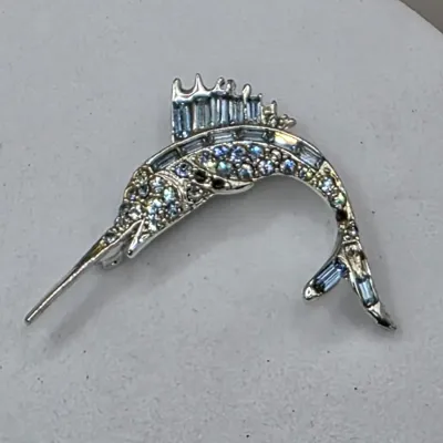 LOT 58: Collection of 5 Vintage Silvertone Brooches Mazer & More