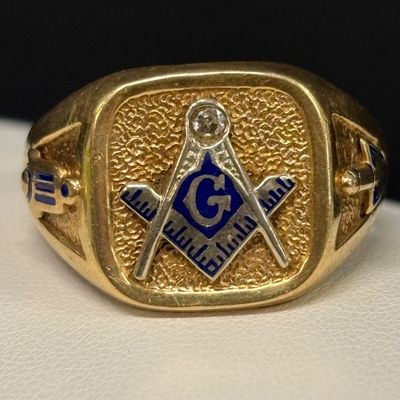 LOT 88: Vintage Diamond Chip and 14k Gold Masonic Ring 14.3g Sz 12