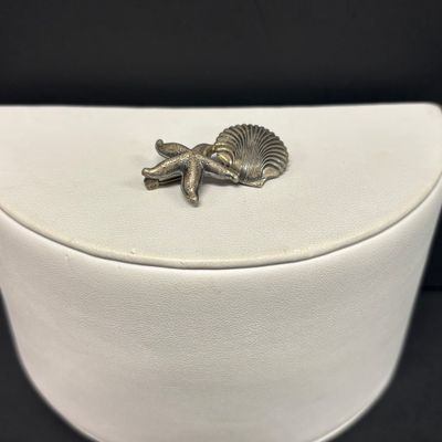 LOT 69: Beaucraft 925 Sterling Brooch 3.3g with a Sterling 925 Italy Tri-Tone Bracelet 27.9g