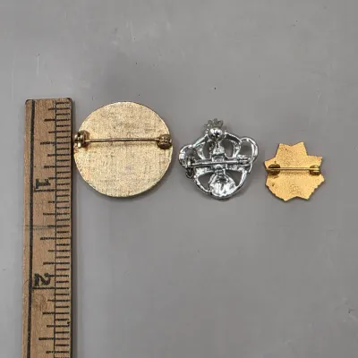 LOT 60: Vintage Gold & Silver Tone Brooches & Pins Sarah Coventry Liz Claiborne & More