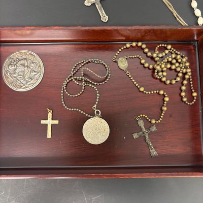 LOT 32: Assortment of Religious Iconography - Rosaries, Crosses & More