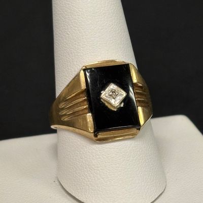 LOT 87: Diamond Chip and Black Onyx 10k Yellow Gold Ring 4.7gtw Sz 10.5