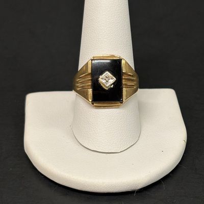 LOT 87: Diamond Chip and Black Onyx 10k Yellow Gold Ring 4.7gtw Sz 10.5