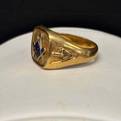 LOT 88: Vintage Diamond Chip and 14k Gold Masonic Ring 14.3g Sz 12