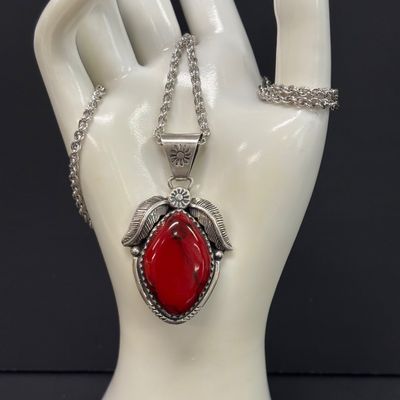 LOT 82: Natural Stone and 925 Silver Pendant 15.1gtw on a 925 Silver Chain 14.2g