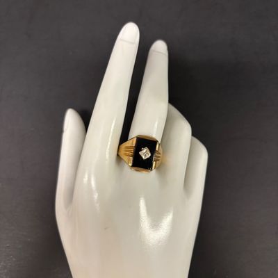 LOT 87: Diamond Chip and Black Onyx 10k Yellow Gold Ring 4.7gtw Sz 10.5
