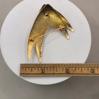 LOT 60: Vintage Gold & Silver Tone Brooches & Pins Sarah Coventry Liz Claiborne & More