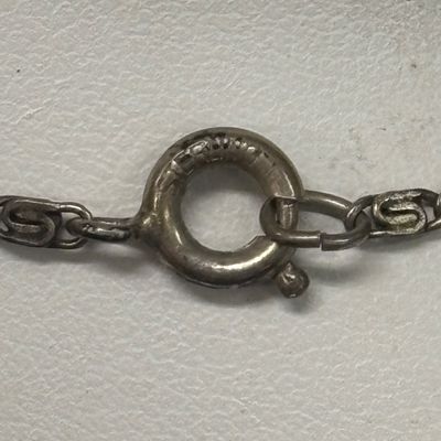 LOT 92: Vintage 14k Gold and Diamond Chip Pendant on a 925 Sterling Chain 4.3gtw