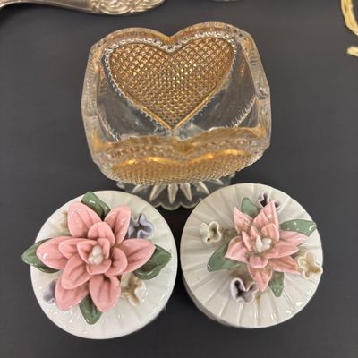 LOT 35: Antique Figural Pug Pounce Pot/Shaker, 10k GF Eyeglasses, Heart Shaped Toothpick Holder, Ornate Floral Handheld Mirror &...
