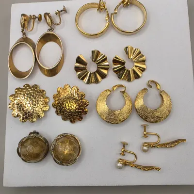 LOT 62: Vintage Gold Tone Pierced Earrings Clip-Ons & Screwbacks Lisner & More