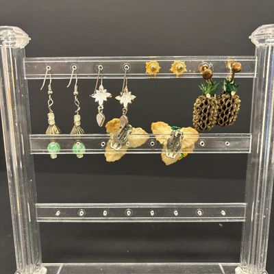 LOT 40: Vintage Holiday Costume Jewelry