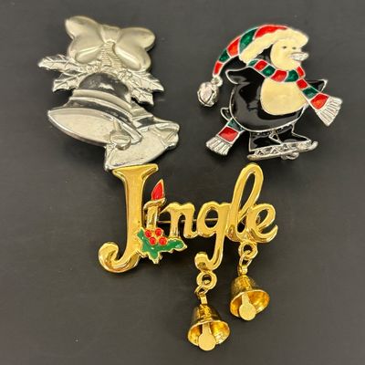 LOT 40: Vintage Holiday Costume Jewelry