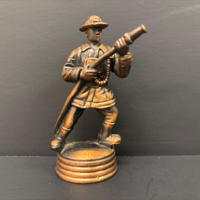 LOT 37: Tony Laina Leather Belt Buckle, USA-Themed Pins, US Mint Independence Hall Coins & More